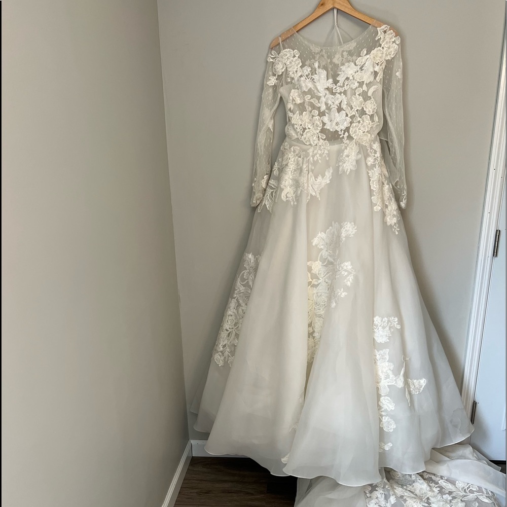 Wedding dress